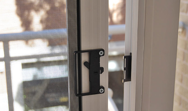 flyscreen-door-sliding